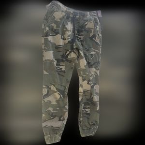 Camaflouge cinched ankle pants